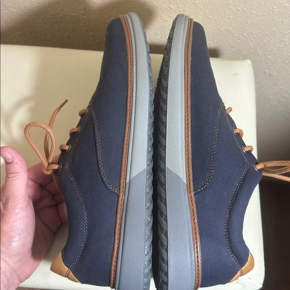 Sketchers Size 10